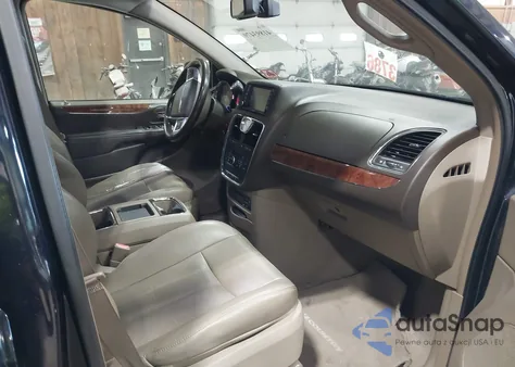 2011 Chrysler Town & Country Touring-L z USA, uszkodzony, nr VIN 2A4RR8DG6BR739802